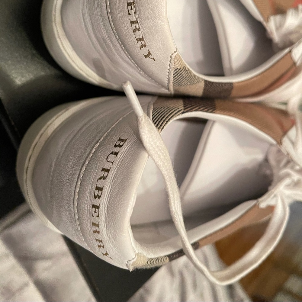 Burberry Leather sneakers